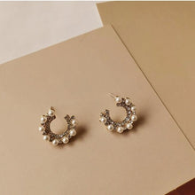 Load image into Gallery viewer, C Shape White Zircon Pearls Studs Earring