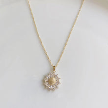 Load image into Gallery viewer, Luxury Daisy 14K Gold Filled Diamante Pendant Necklace
