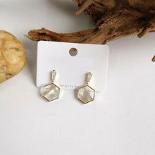 Load image into Gallery viewer, Geometric Shape Shell Stud Earrings