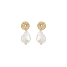 Load image into Gallery viewer, Circular Stud With Irregular Fresh Pearl Drop Earrings
