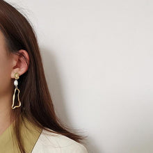 Load image into Gallery viewer, Irregular Large Gold Plated Pearl Long Earrings