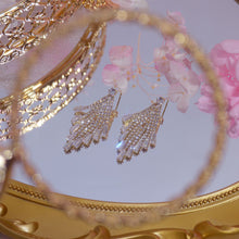 Load image into Gallery viewer, Popular Party Diamante Zircon Diamond Shape Tassel Chandelier