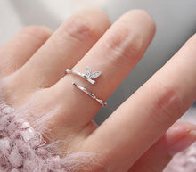 Load image into Gallery viewer, Diamante Leaf Adjustable Ring
