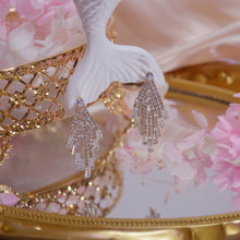 Load image into Gallery viewer, Popular Party Diamante Zircon Diamond Shape Tassel Chandelier