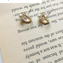 Load image into Gallery viewer, Gold Plated Round Pearl Stud Earrings