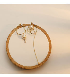 Asymmetric Circluar with Pearl Drop Earrings INS Style