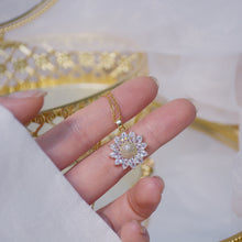 Load image into Gallery viewer, Luxury Daisy 14K Gold Filled Diamante Pendant Necklace