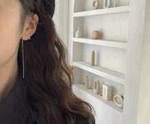 Load image into Gallery viewer, Asymmetric Curve Chain Drop Earrings