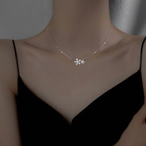 Five Valve Flower Chain Necklace