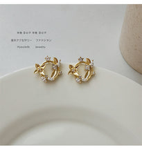 Load image into Gallery viewer, Gold Plated Flower Stud Earrings