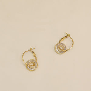 Fashion Unique Design Huggie Earrings with Zircon Circle