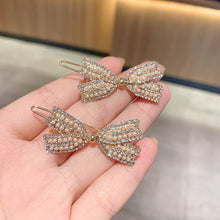 Load image into Gallery viewer, Pearl Decor Bow Shaped Hair Clip
