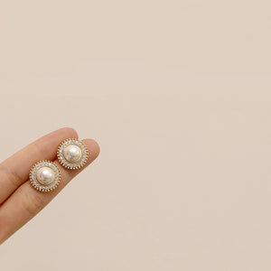 Gold Plated Luxury Diamante Circular with Pearl Ear Studs