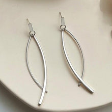 Load image into Gallery viewer, Gold Plated Simple Tassel Drop Earrings