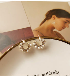 C Shape White Zircon Pearls Studs Earring
