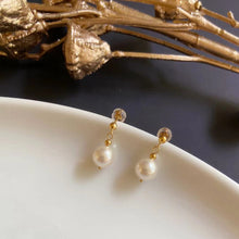 Load image into Gallery viewer, Classic Freshwater Cultured Pearl Drop Earring Gold Plated
