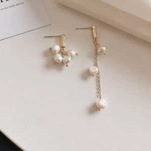 Creative Asymmetric Pearls Earrings