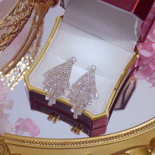 Load image into Gallery viewer, Popular Party Diamante Zircon Diamond Shape Tassel Chandelier
