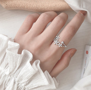 Silver Flowers Adjustable Ring