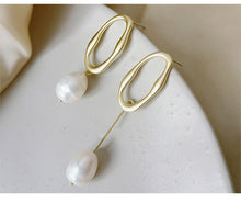 Load image into Gallery viewer, Oval Shape Asymmetric Pearl Luxury Drop Earrings
