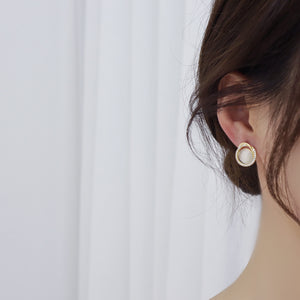 Elegant Gold Plated Cat's Eye Stone Ear Studs Earrings