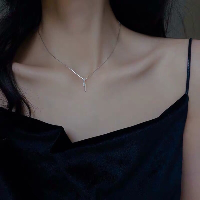 Mini Pendant Necklace Choker in Silver