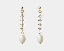 Load image into Gallery viewer, Luxury Zircon Pearl Drop Earrings
