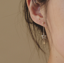 Load image into Gallery viewer, Asymmetric Gold Plated Silver Star Tassel Drop Earring
